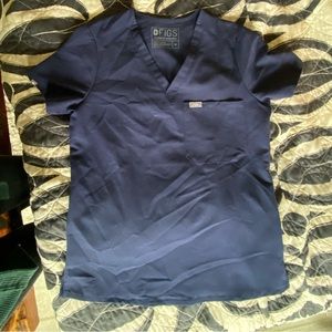 Navy Figs scrub top and jogger bottoms